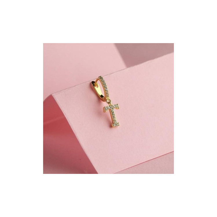 Uhani okrašeni s cirkonij s črko T v zlati barvi