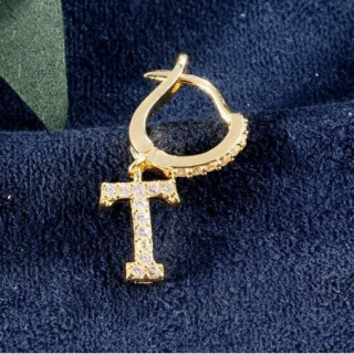 Uhani okrašeni s cirkonij s črko T v zlati barvi