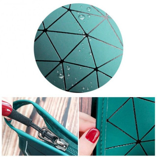 Roza kozmetična torbica z vzorcem