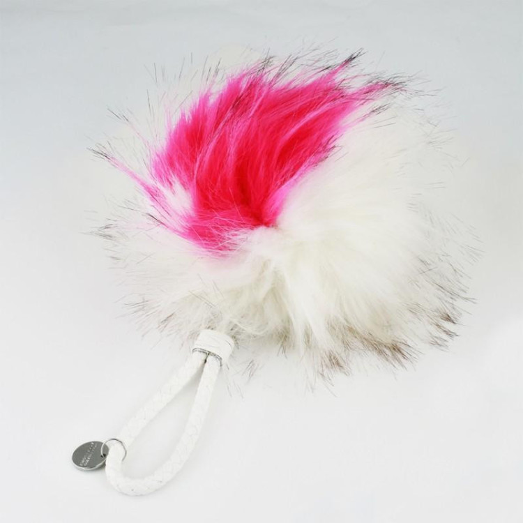 Roza in bel pom pom za ključe