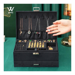 Elegantna črna škatlica za nakit