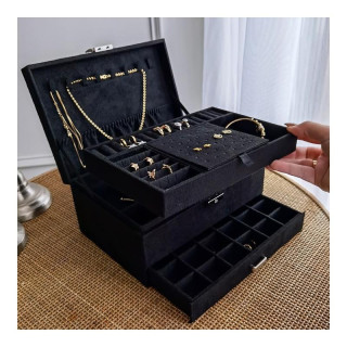 Elegantna črna škatlica za nakit
