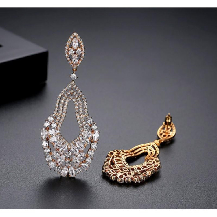 Poročni uhani s srebrnim cirkonom