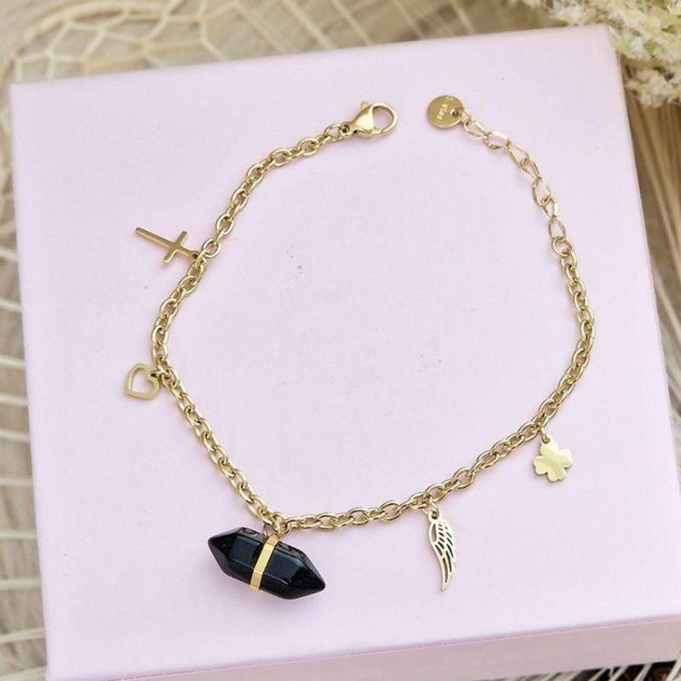 Pozlačena zapestnica s črnim kamnom