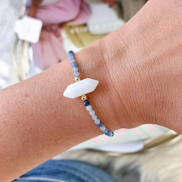 Modro pozlačena zapestnica s kristalom