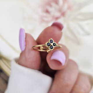 Pozlačen prstan s črnimi cirkoni