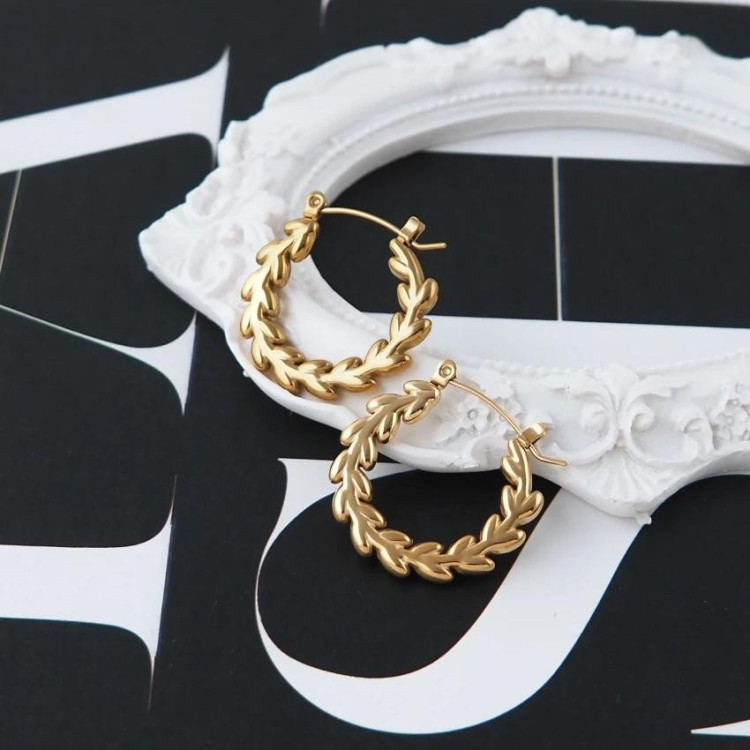 Ženski pozlačeni okrogli uhani