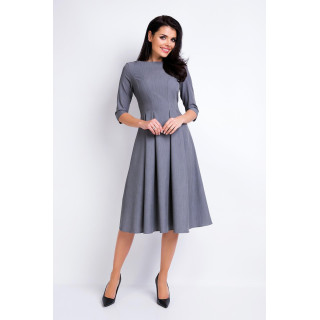 Ženska obleka sive barve s podaljšanim krilom