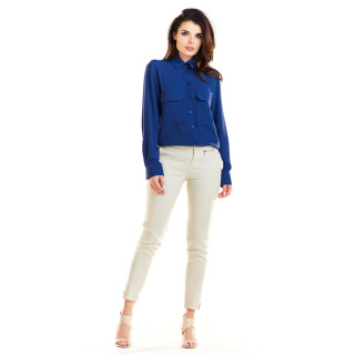 Ženska klasična srajca s prsnimi žepi v temno modri barvi