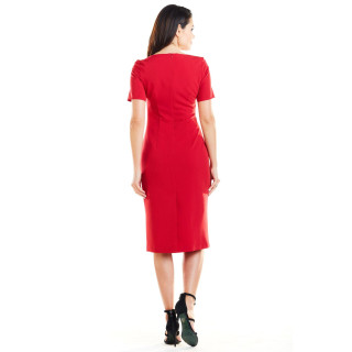 Oprijeta rdeča ženska obleka s kratkimi rokavi