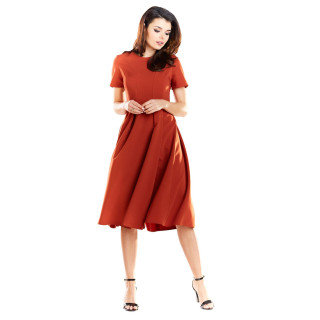 Ženska romantična obleka s širokim krilom opečnate barve