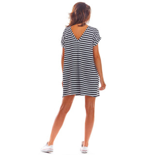 Ohlapna ženska obleka v črno-beli barvi s kratkimi rokavi