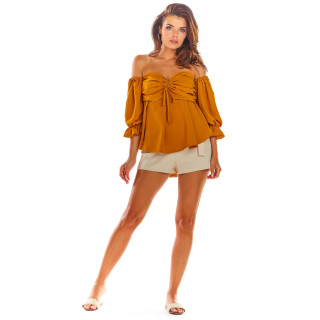 Ženska poletna bluza v kamelji obliki z odprtimi rameni