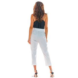 Bele poletne ženske hlače ohlapnega kroja