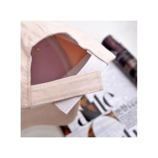 Ženska žametna kapa s čopom v bordo barvi