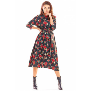 Dolga črna ženska obleka z rožicami