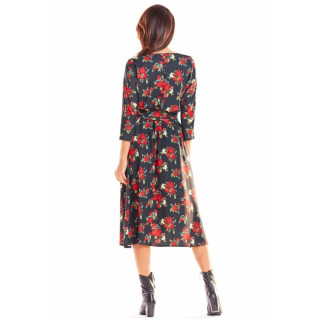 Dolga črna ženska obleka z rožicami