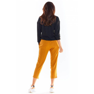 Udoben črn ženski pulover z okrasnimi gumbi