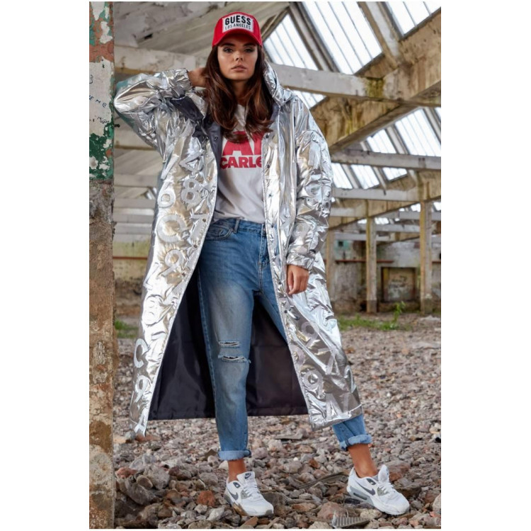 Ženski dolgi plašč oversize kroja v srebrni barvi