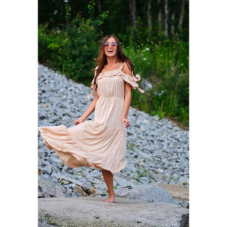 Ženska dolga obleka z volančki v bež barvi
