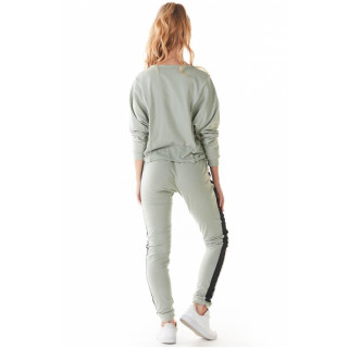 Kratek ženski pulover mint barve s širokim krojem