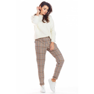 Rjave ženske hlače na karo