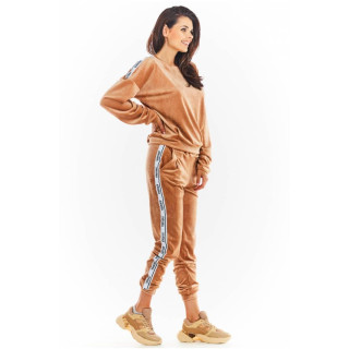 Ženske žametne trenirke v bež barvi s črto ob strani