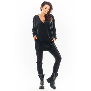 Črne žametne trenirke s spuščenim mednožjem za ženske