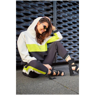 Ženski eleganten komplet s črtami v črni in limeta barvi