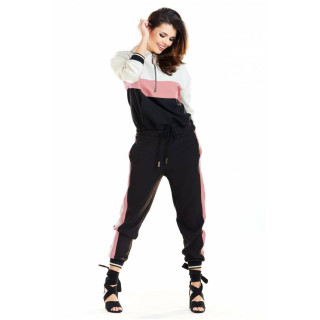 Eleganten ženski komplet v črni in roza barvi s črtami