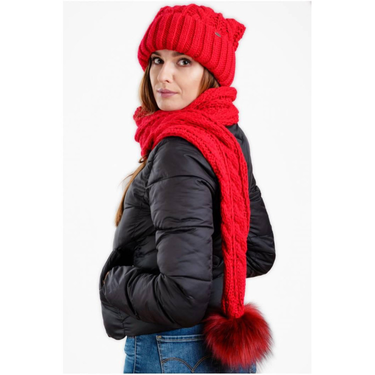 Rdeča volnena kapa s pompom šalom za ženske