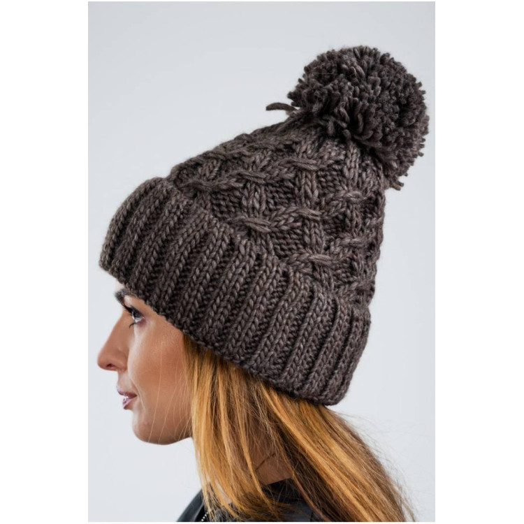 Ženska topla zimska kapa v rjavi barvi