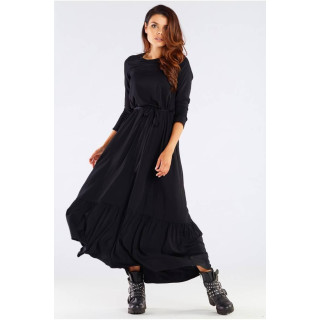 Črna dolga ženska obleka z naborki in čipkami