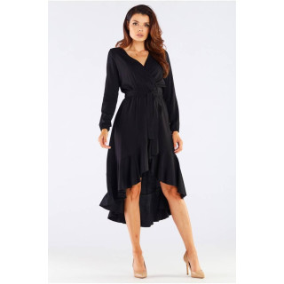 Elegantna črna ženska obleka z zavezovanjem v pasu