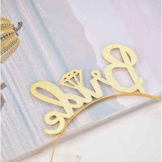 Zlat naglavni trak z napisom BRIDE