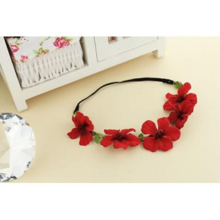 Cvetlični venček za lase v rdeči barvi