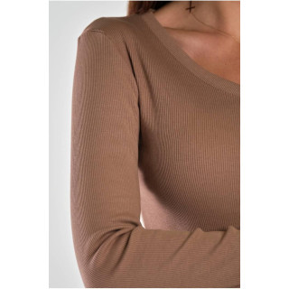 Rebrasta bež majica z v-izrezom