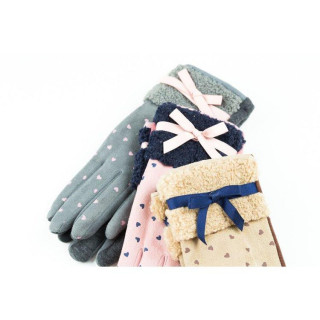 Rdeče ženske rokavice s srčki