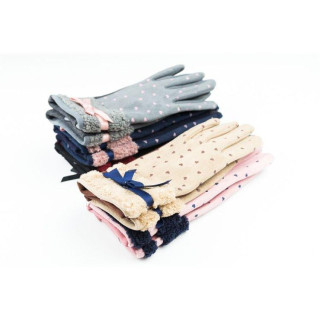 Rdeče ženske rokavice s srčki