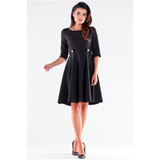 Elegantna plapolasta črna obleka