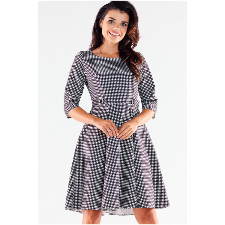 Črno-bela obleka z vzorci