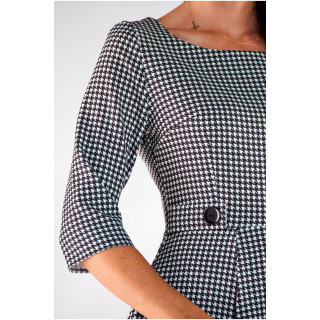 Črno-bela obleka z vzorci