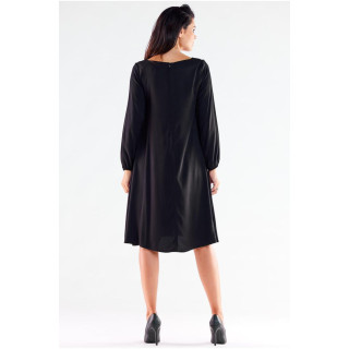 Črna ženska obleka v obliki trapeza