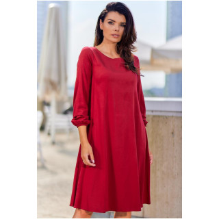 Rdeča obleka v obliki trapeza