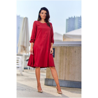 Rdeča obleka v obliki trapeza