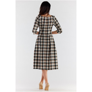 Rjavo-bež karirasta obleka s 3/4 rokavi