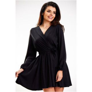 Ženska črna mini obleka s pasom