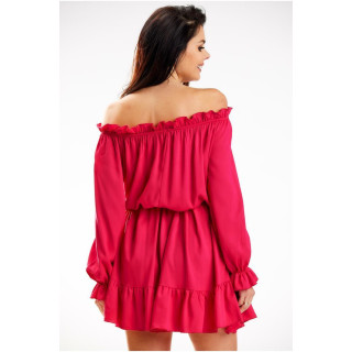 Obleka z volančki in pasom v barvi fuksije