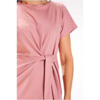 Rožnata midi obleka z asimetričnimi zavezami