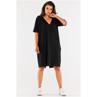 Oversize črna obleka z v-izrezom